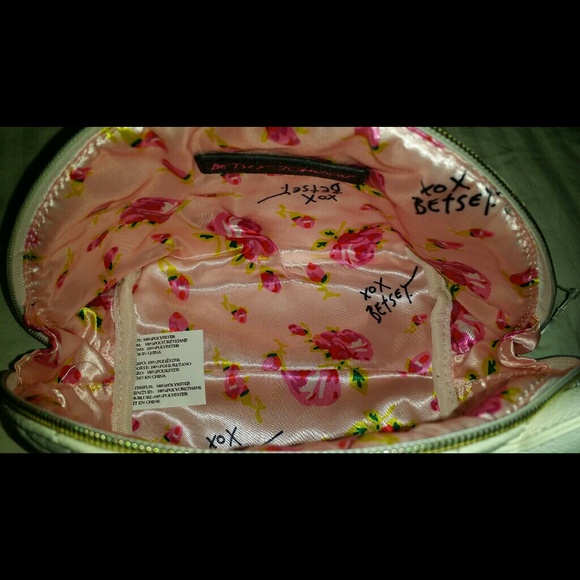 Betsey Johnson Makeup Bag - Picture 3 of 4